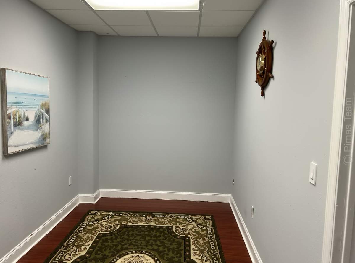 217 N Office – Castell Blau