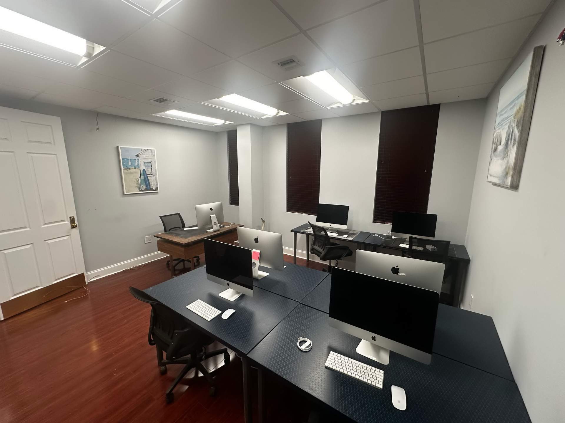 217 S Office 1(2) – Castell Blau