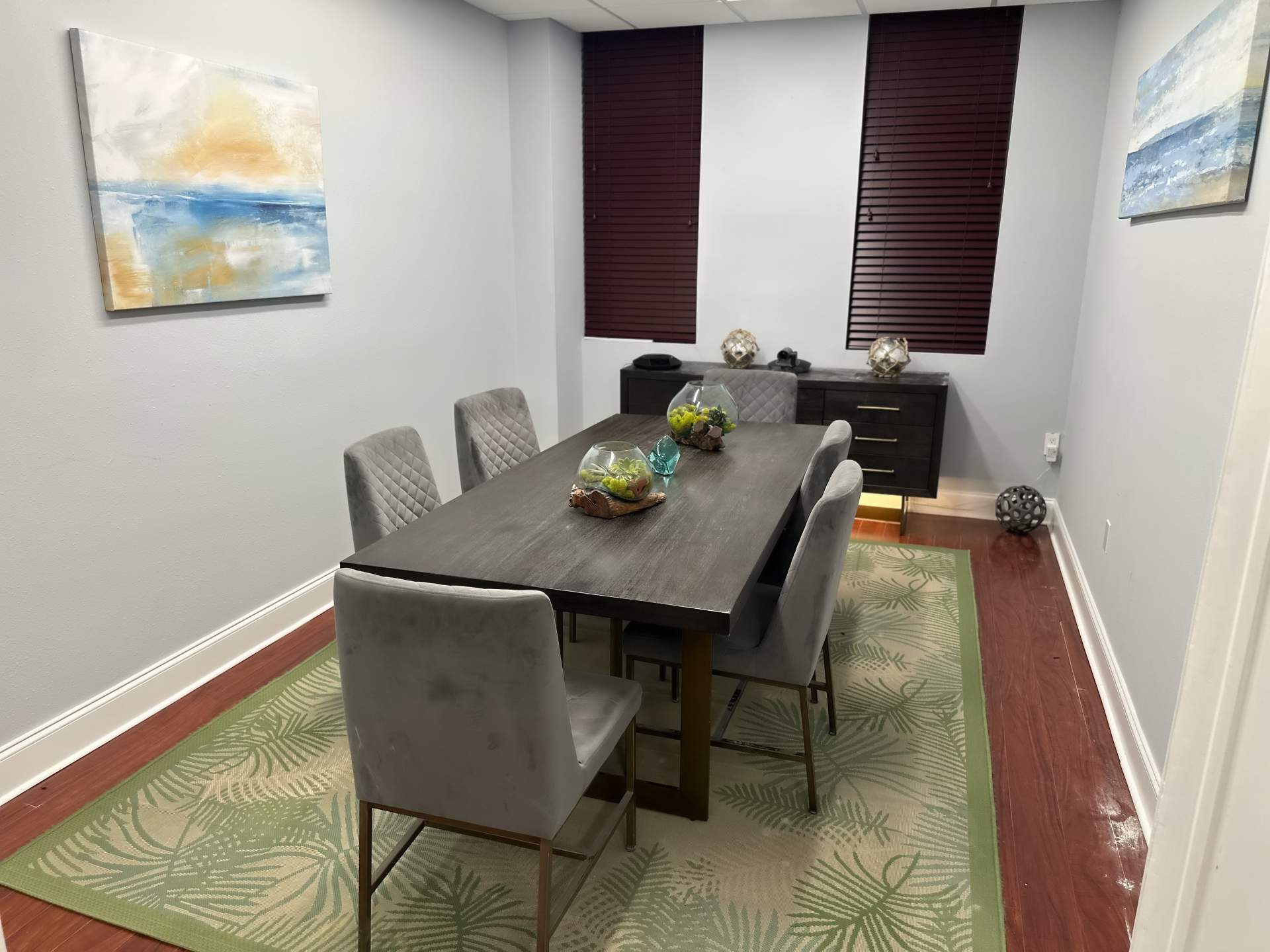 217 S Office – Castell Blau
