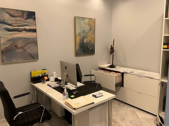 224 B Office – Castell Blau