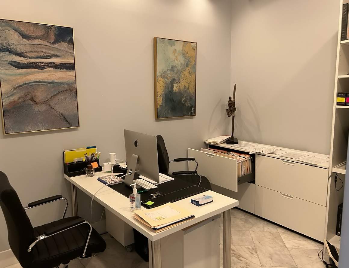 224 B Office – Castell Blau