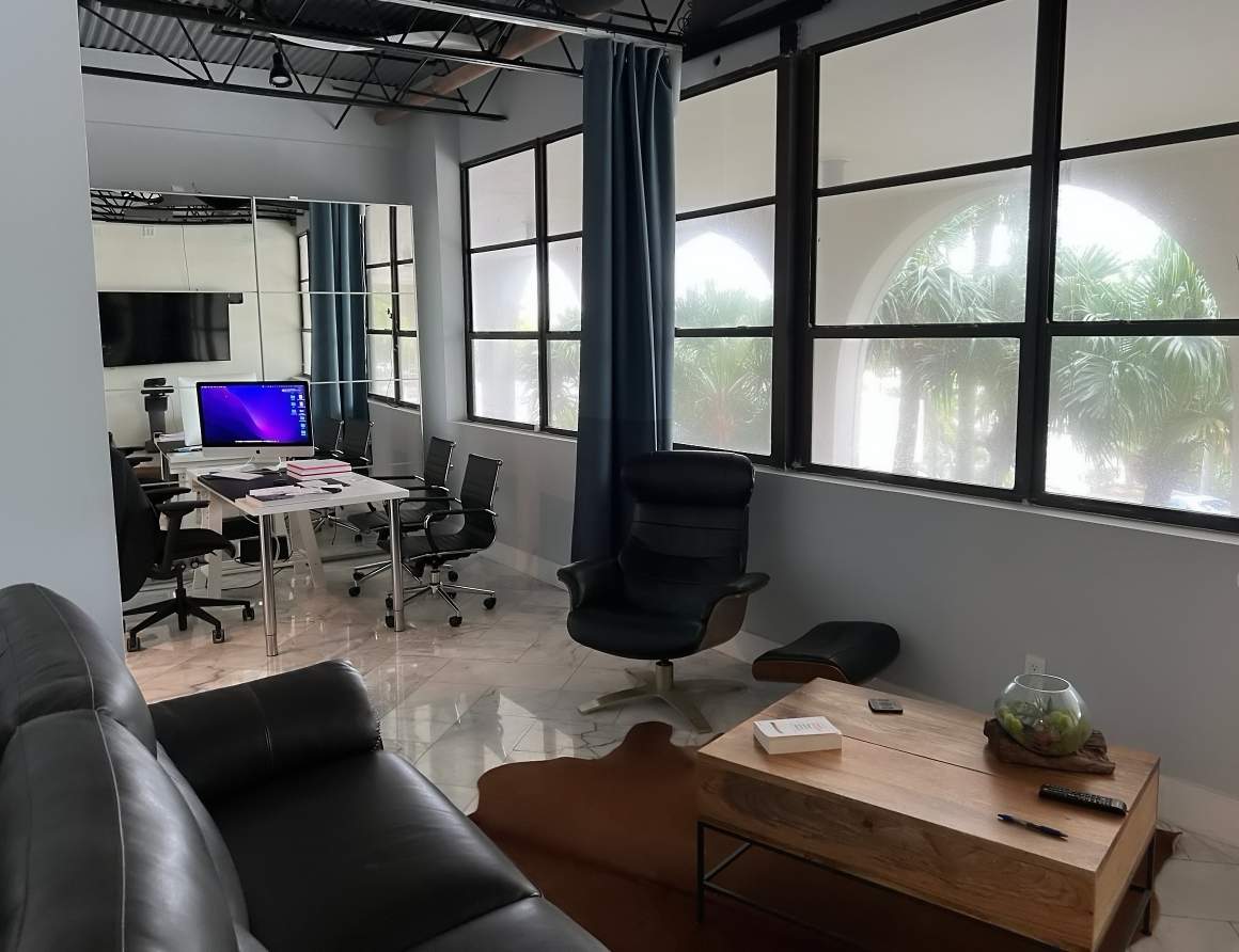 224 B Office – Castell Blau