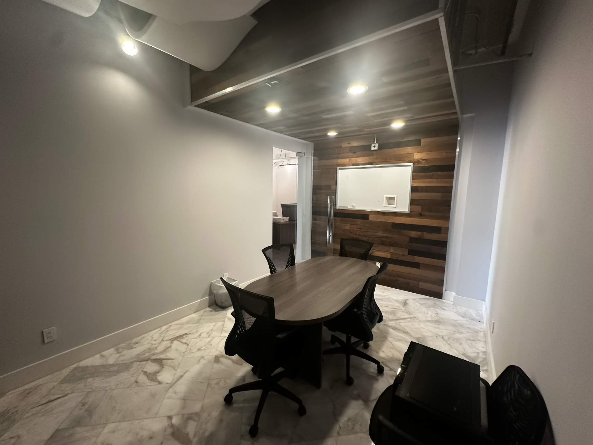 226 Office – Castell Blau