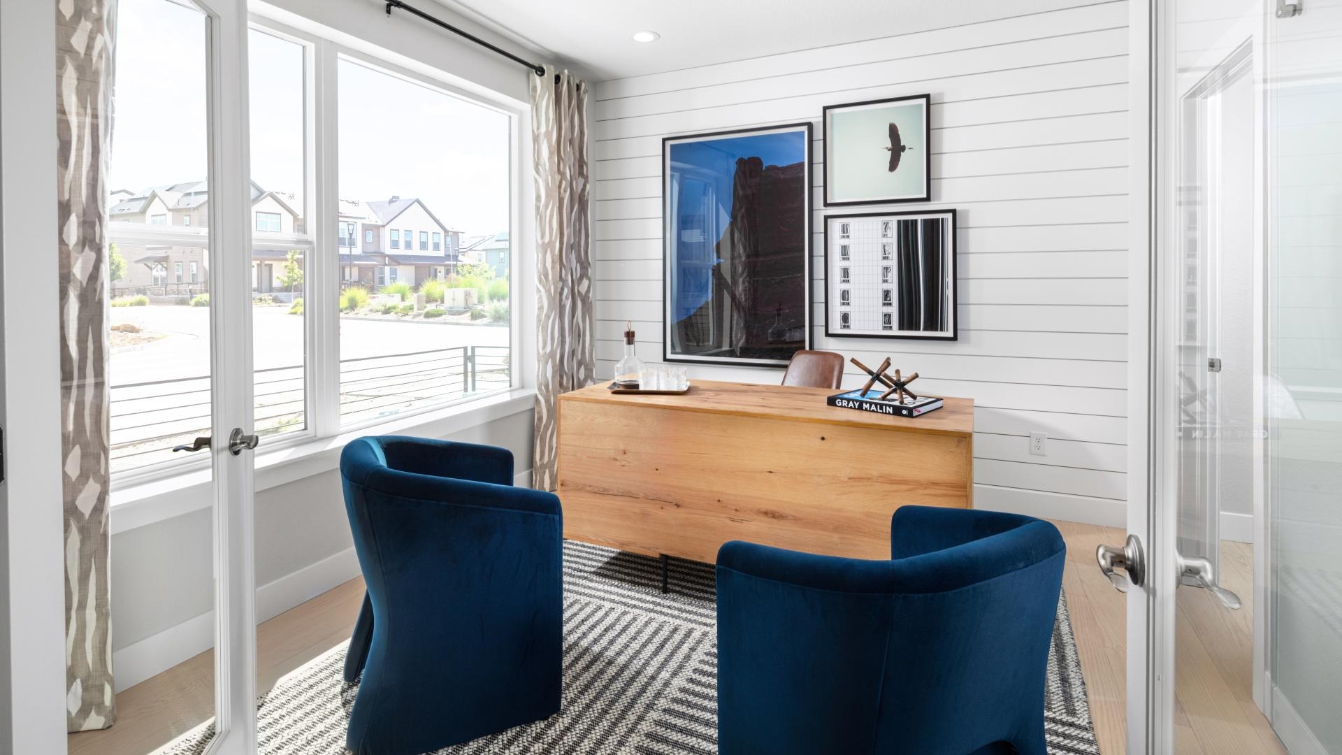 Alora Lake Nona Home Office – Castell Blau