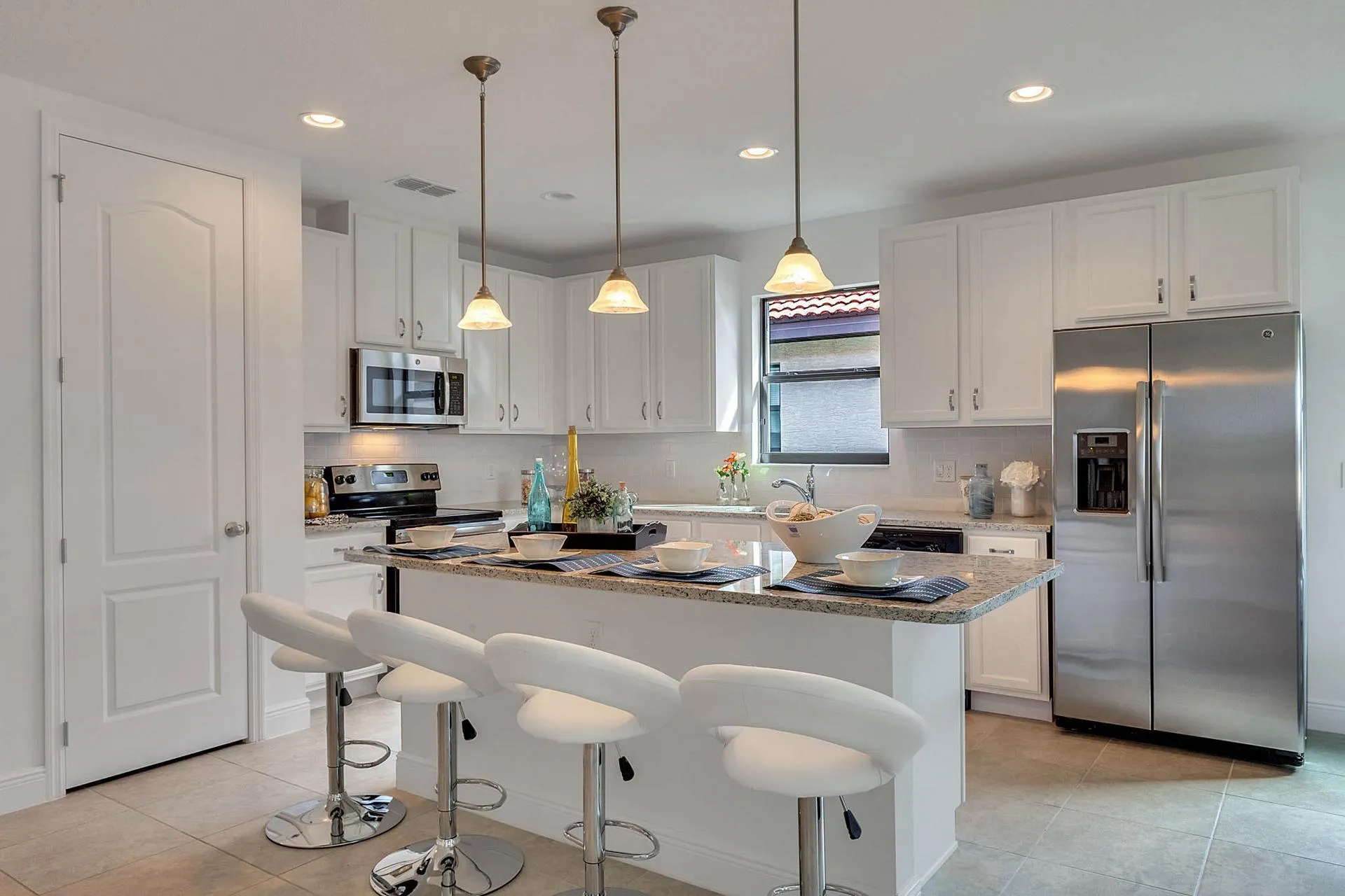 Eagles Landing Kitchen Dining – Castell Blau