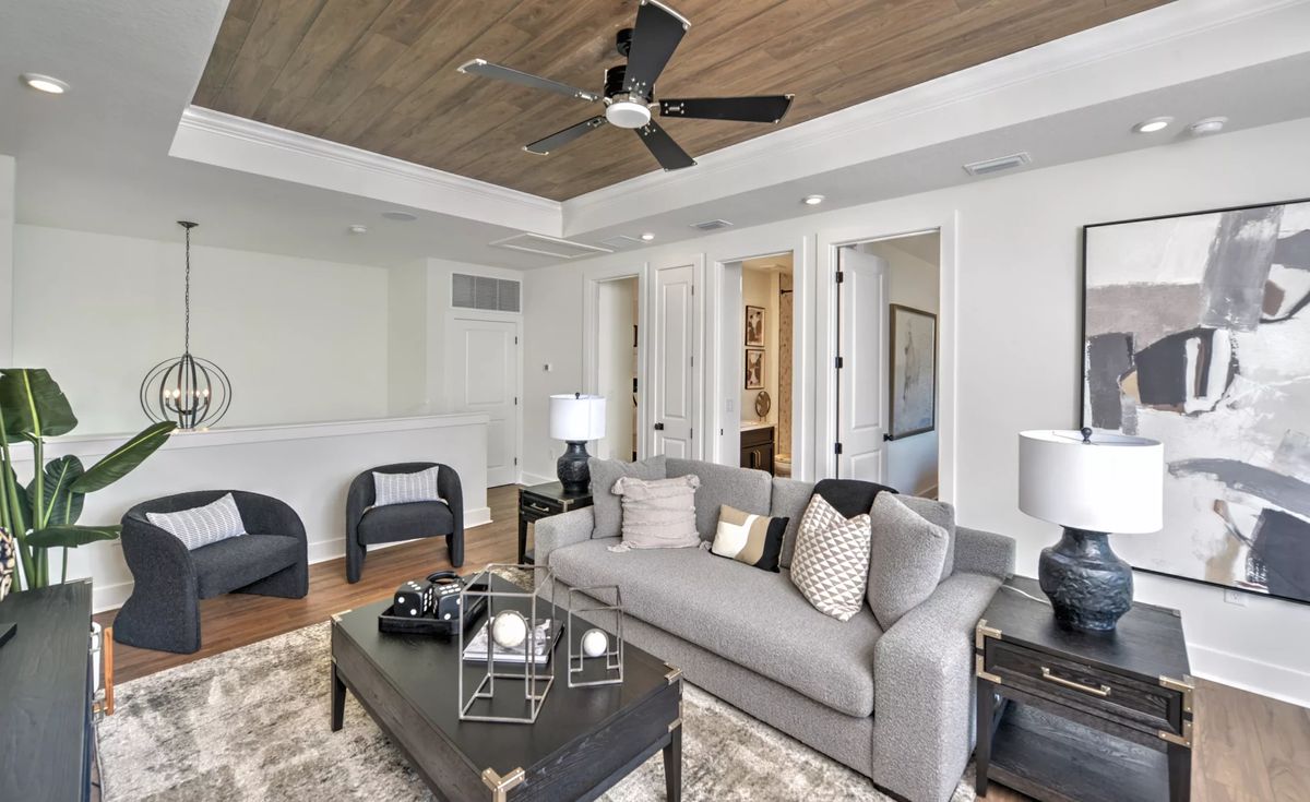 Laureate Park Living Room – Castell Blau