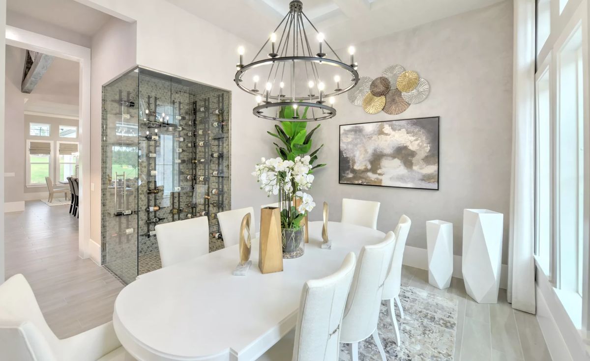 Live Oak Estates Dining Room – Castell Blau