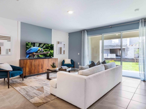 Nona West Living Room – Castell Blau