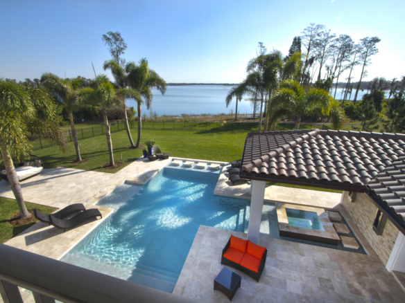 Silliman CitySide Pool Lakefront – Castell Blau