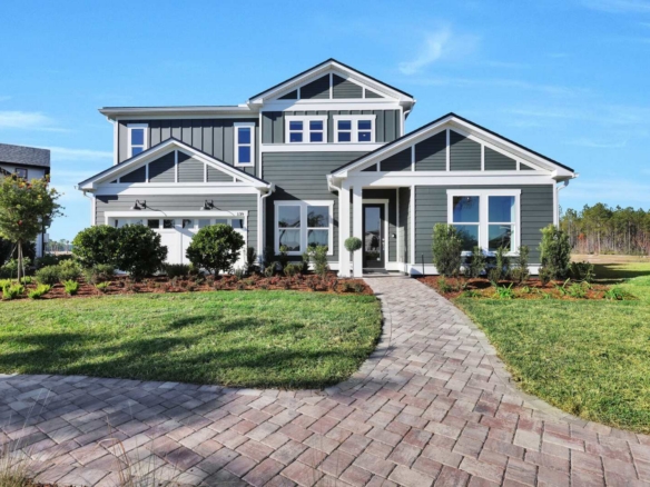 Somerset Lakes Home Exterior – Castell Blau